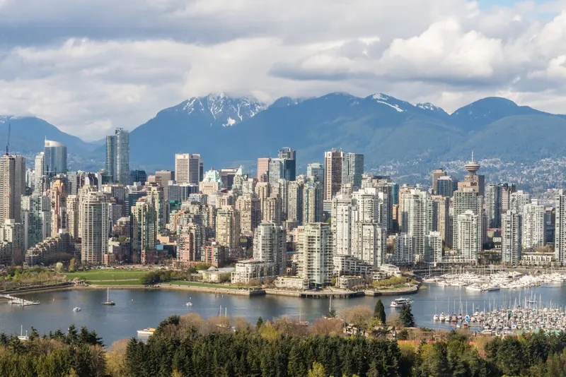 Vancouver harbour, marina and mountains